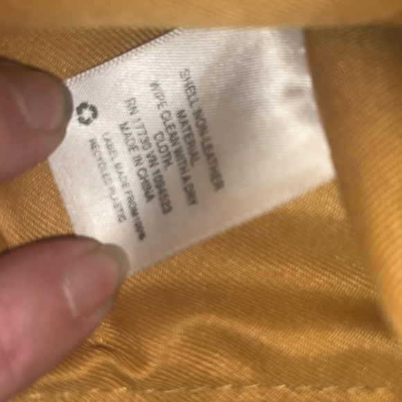 Universal Thread Tote In Faux Leather! Classic Design W/ Pockets! Soft & Yummy! - Picture 8 of 9